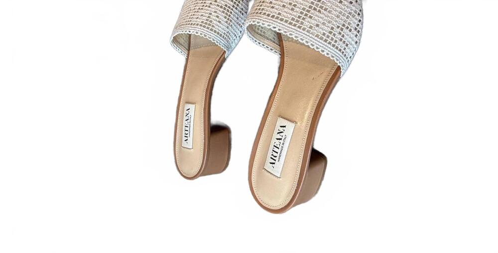 NEW ARTEANA women's clio 30 block heel in ivory